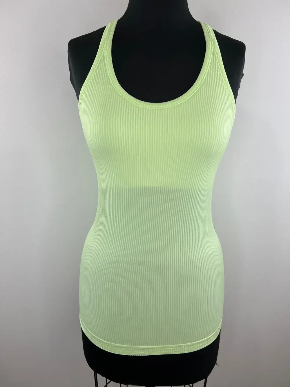 Lululemon Light Green Scoop Neck Racerback Athletic Ebb Tank Top Yoga Workout 8